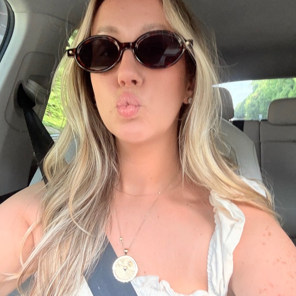 hallieyoung22